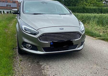 Ford S-Max Sehr gute erhaltener mit 209 PS