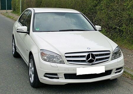 Mercedes-Benz C 180 CGI BiXenon ILS LED Audio50 Navi Leder Alu