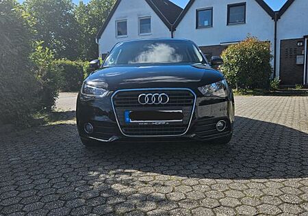 Audi A1 1.2 TFSI Attraction Top gepflegt