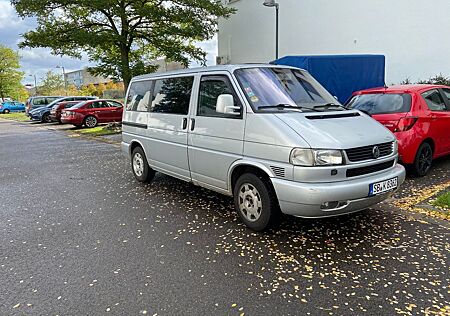 VW T4 Caravelle Volkswagen 2,5-l-Diesel TDI 75kW Automatik...
