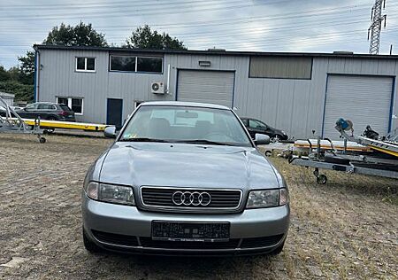 Audi A4 1.8 -