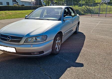 Opel Omega 2.2 16V
