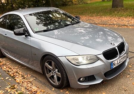 BMW 335d e92 M Paket TÜV Neu* Scheckheft* Alcant