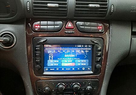 Mercedes-Benz C 240 -AUTOMATIK-TEMPOMAT-SITZHEIZUNG-TOP-AC-elFH