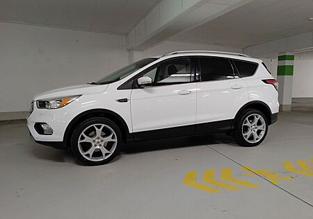 Ford Kuga 1,5 Scheckheft, 8fach bereift