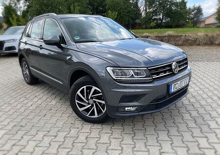 VW Tiguan Volkswagen 1.4 TSI DSG 4MOTION SOUND mit AHK