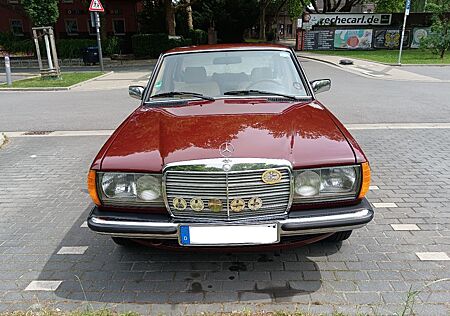 Mercedes-Benz E 230