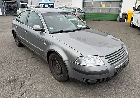 VW Passat Volkswagen Lim. Basis Klimaaut SHZ 8 Fach Tempomat
