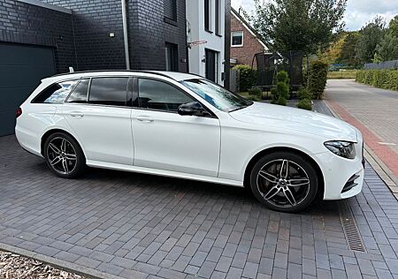 Mercedes-Benz E 350 d T Autom/ AMG line/Night-Paket/360°
