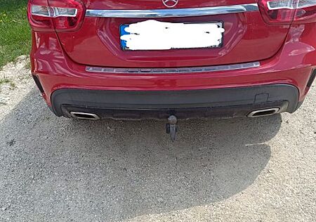 Mercedes-Benz GLA 220 d 4MATIC DCT -