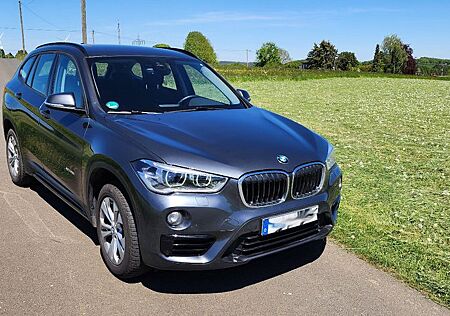 BMW X1 xDrive20i sehr gepflegtes Rentner Fzg.