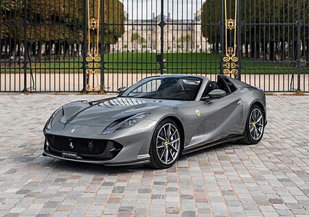 Ferrari 812 GTS - Grigio Ferro, 9 800 kms, carbon