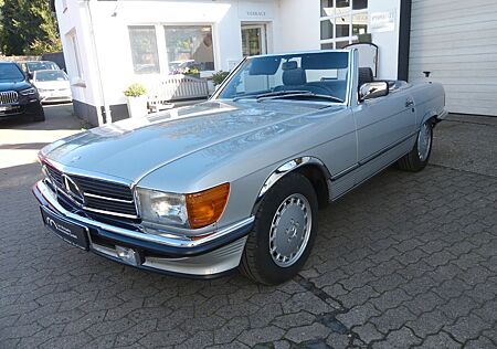 Mercedes-Benz 300 SL / 107 / 2. Hand, Top Zustand, orig, 64`KM
