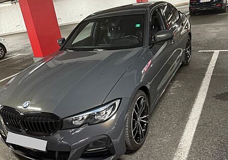 BMW 320d xDrive M Sport Automatik M Sport
