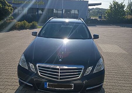 Mercedes-Benz E 220 CDI T BlueEFFICIENCY AVANTGARDE AVANTGARDE
