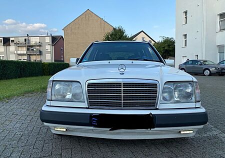 Mercedes-Benz 220