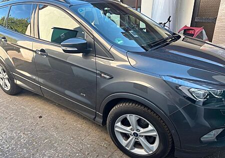 Ford Kuga 2,0 TDCi 4x4 110kW ST-Line PowerShift S...