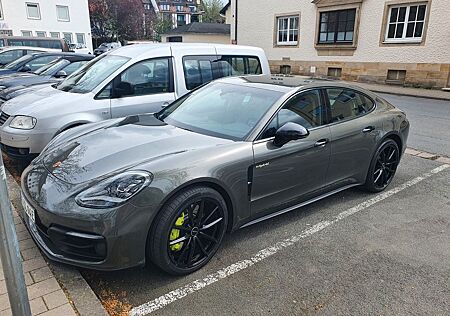 Porsche Panamera 4 E-Hybrid -