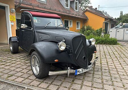 Citroën 2 CV Pick Up der Franzose
