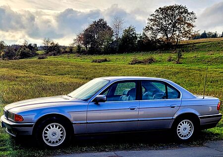 BMW 730i E38 Achtzylinder