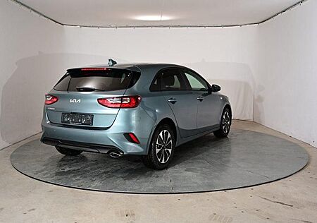 Kia Cee'd Ceed Silver 1.5 T-GDI 6-Gang 103 kW (140 PS),...