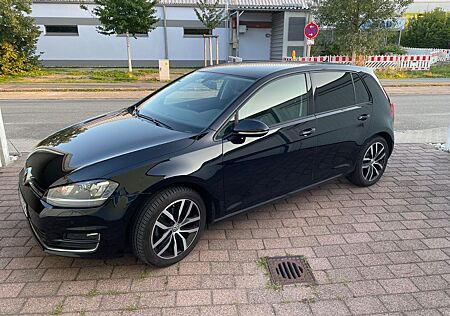 VW Golf Volkswagen 1.4 TSI 92kW DSG BMT Highline