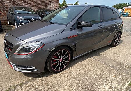Mercedes-Benz B 180 Edition 1 Navi+Xenon+Leder+PDC+Sitzheizung