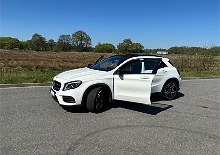 Mercedes-Benz GLA 180 -AMG Style +Nightpaket