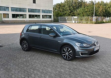 VW Golf Volkswagen eGolf 7, 136 PS, WP, CCS, Fahrass. Plus, Kamera