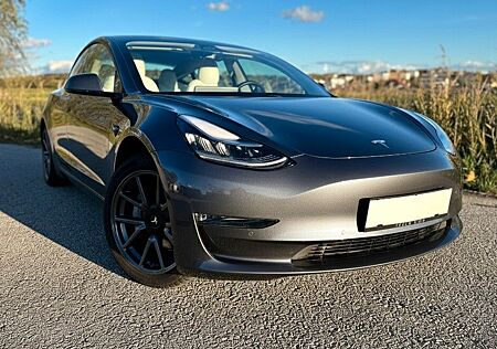 Tesla Model 3 Long Range AWD*Netto €19.150,-*
