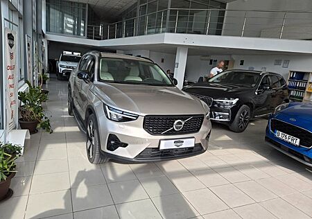 Volvo XC 40 XC40 Plus Dark Recharge Plug-In Hybrid 2WD