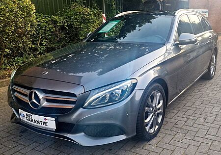 Mercedes-Benz C 220 /PANORAMA.SD/NAVI/TEMPO/FAHRASSIS/GARANTIE