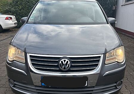 VW Touran Volkswagen Gepflegter 1,4 mit frischem TÜV