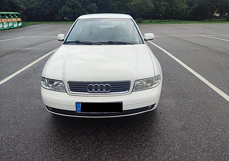 Audi A4 1.8 T - 150 PS, EZ 1999,