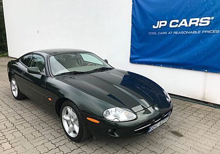 Jaguar XK8 Coupe -