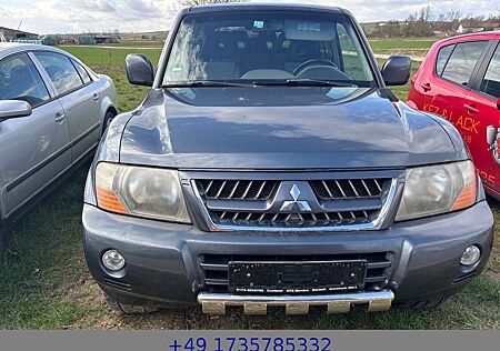 Mitsubishi Pajero 3,2 DI-D  / Dakar  /Automat/ Alu/ 7 sitze