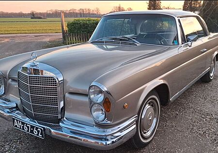 Mercedes-Benz S 280 Mercedes 280 SE Coupé Automaat W111