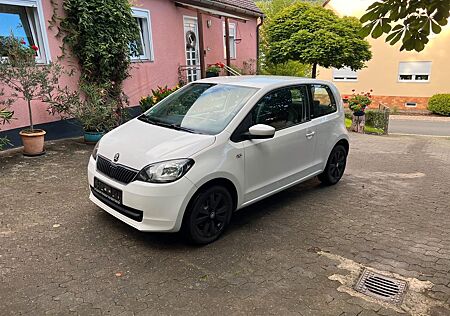 Skoda Citigo Klima Navi TÜV & Bremsen neu 8fach-berei