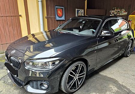 BMW 120i Edition M Sport Shadow A Edition M Spor...