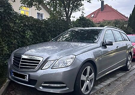 Mercedes-Benz E 300 CDI T BlueEFFICIENCY AVANTGARDE AVANTGARDE