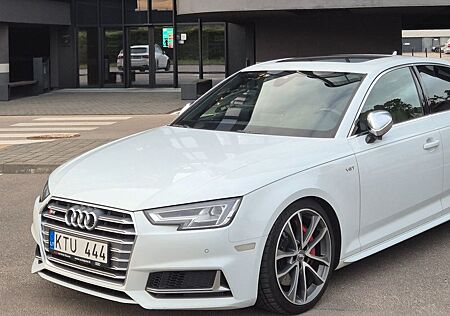Audi S4 3.0 TFSI tiptronic quattro - Premium Plus