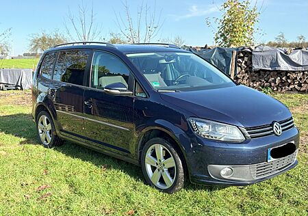 VW Touran Volkswagen 2.0 TDI 125 kW DSG Highline Pano Cam AHK