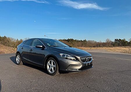 Volvo V40 D3 Geartronic Summum, AHK, ACC