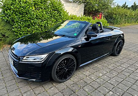 Audi TT Roadster 1.8 TFSI - S-line / all black