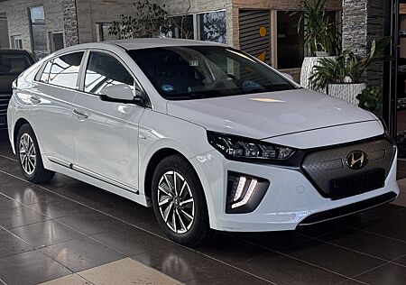 Hyundai Ioniq Style ACC Navi LED Wärmepumpe R.Cam PDC
