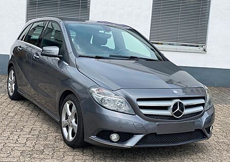 Mercedes-Benz B 180 SPORTPAKET *Leder/Navi/2XPTS/Bluetooth*