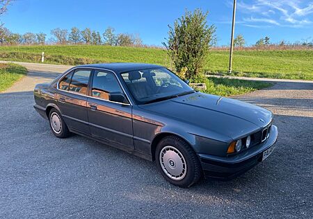 BMW 520 i Modell E34
