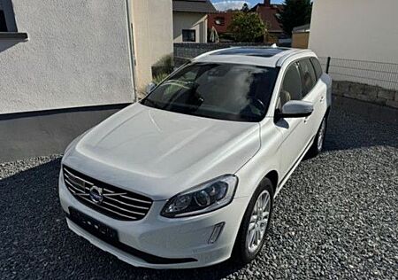 Volvo XC 60 XC60 T5 Summum AWD/Navi/Xenon/AHK/Pano/StHz/Kam