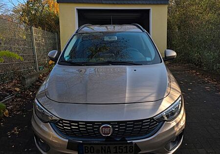 Fiat Tipo 1.4 T-Jet Lounge Uconnect