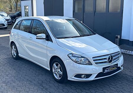 Mercedes-Benz B 180 1. HAND/KAMERA/SHZ
